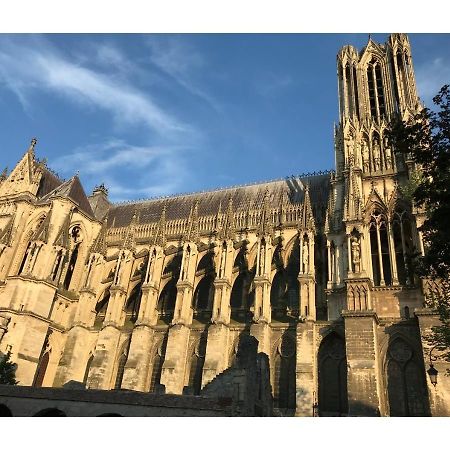Ferienwohnung Chez La Reg'- Aux Pieds De La Cathedrale Reims Exterior foto