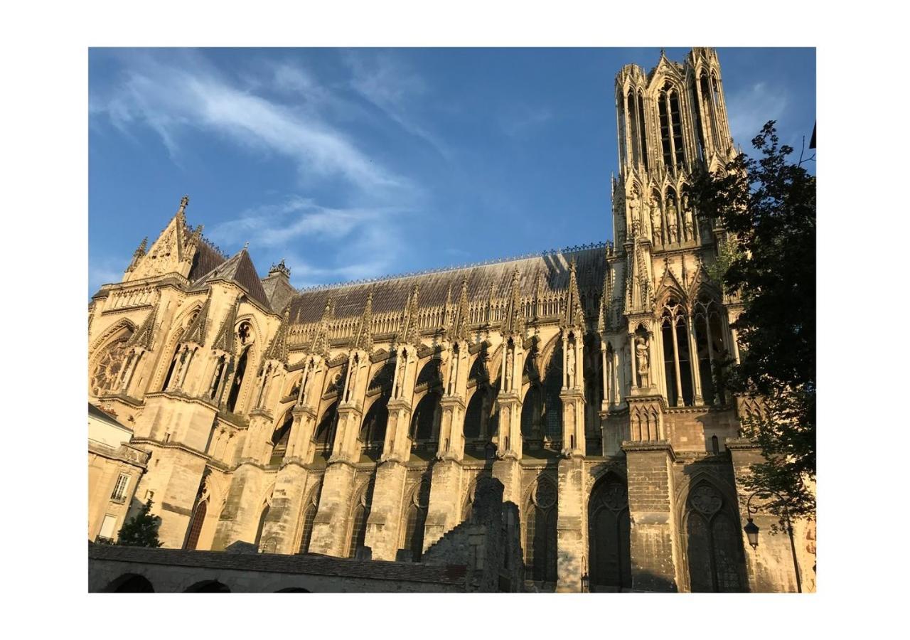 Ferienwohnung Chez La Reg'- Aux Pieds De La Cathedrale Reims Exterior foto